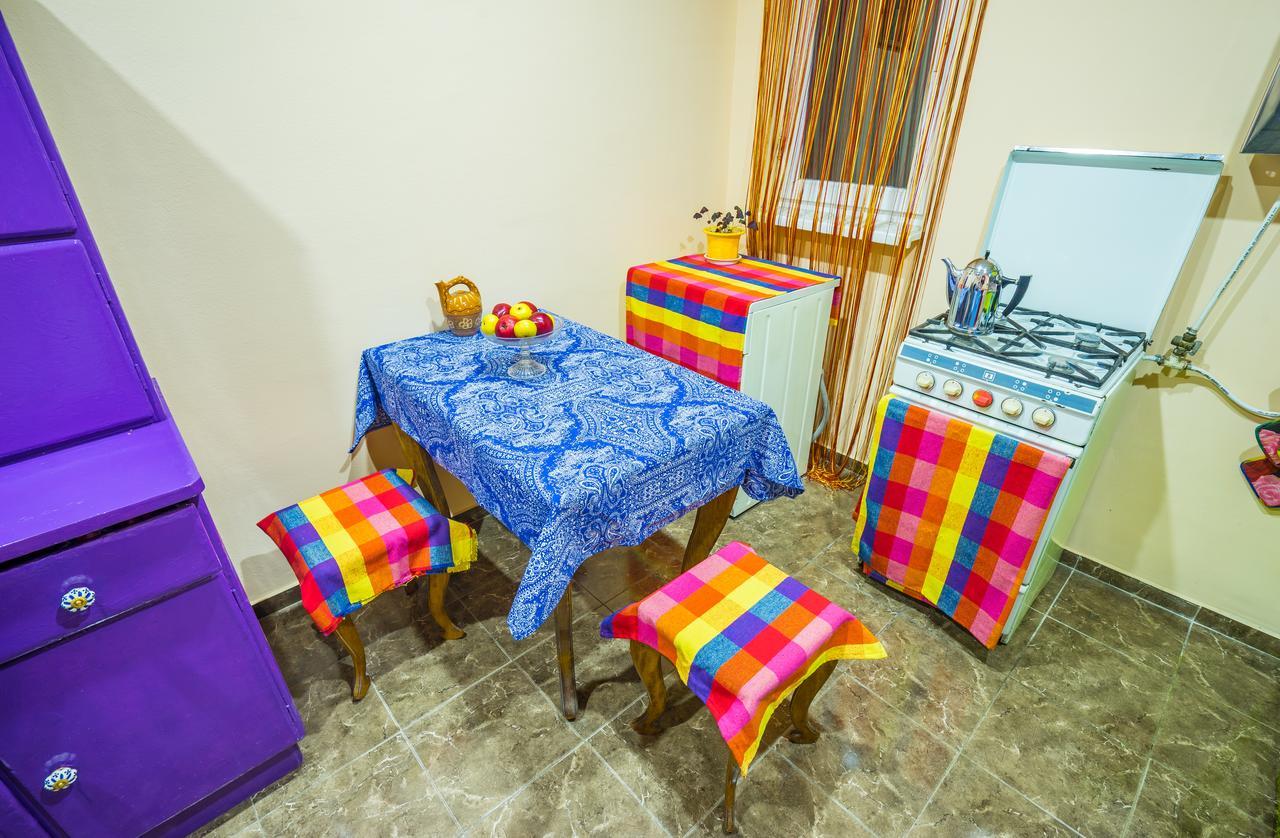 Zgarbi Hostel Тбілісі Екстер'єр фото
