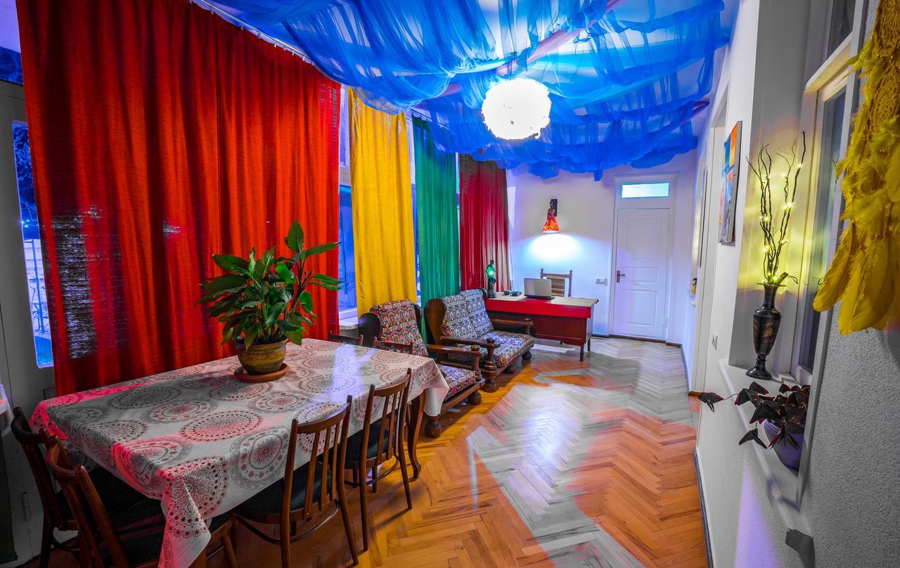 Zgarbi Hostel Тбілісі Екстер'єр фото