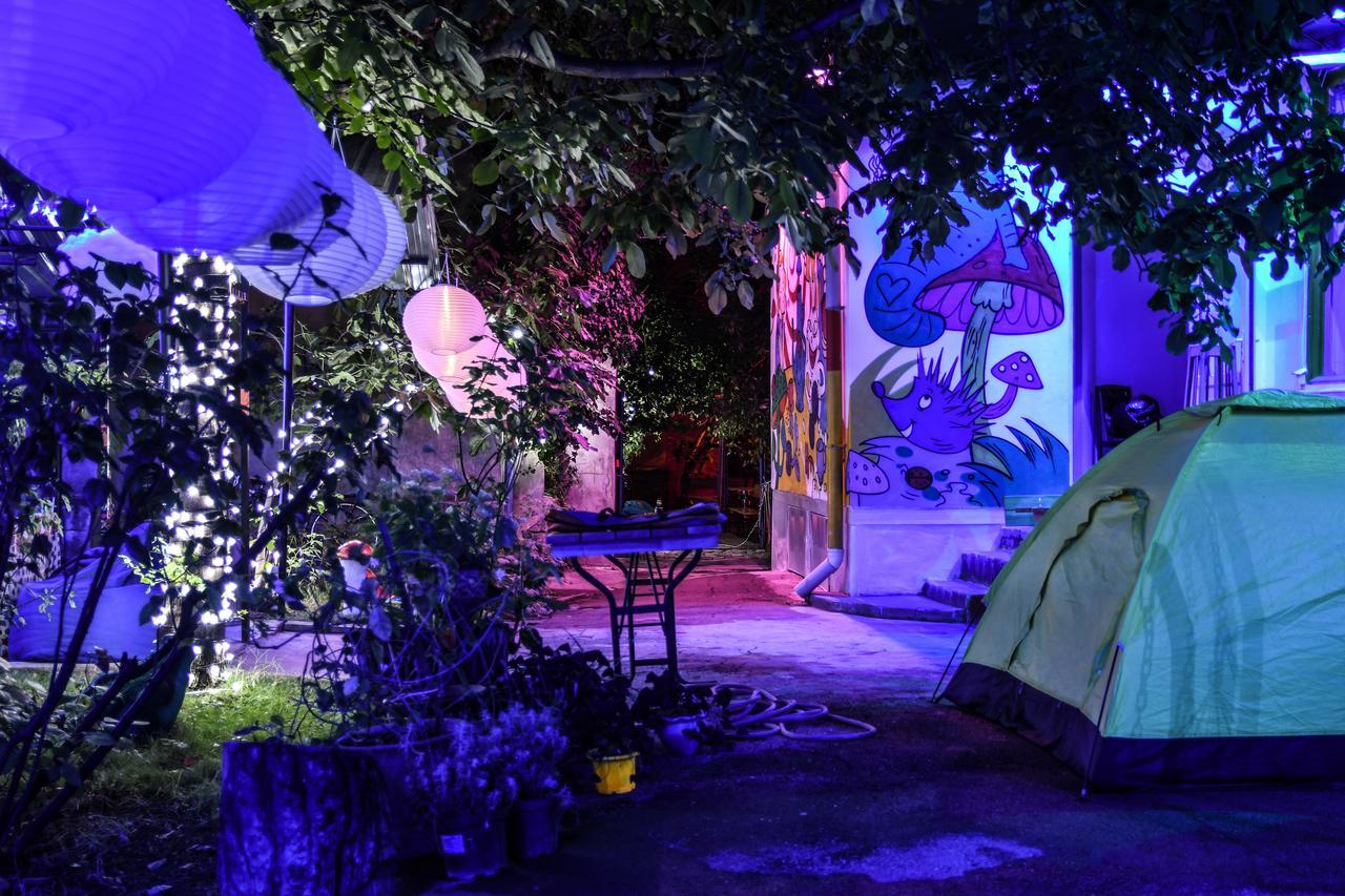 Zgarbi Hostel Тбілісі Екстер'єр фото