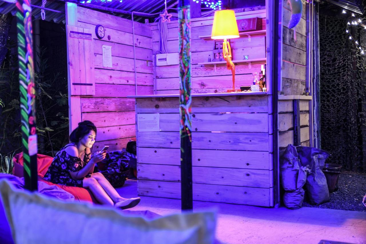 Zgarbi Hostel Тбілісі Екстер'єр фото