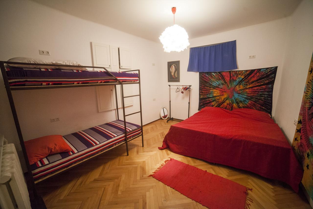 Zgarbi Hostel Тбілісі Екстер'єр фото